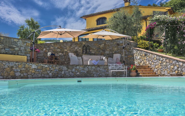 Villa Casalguidi: Buitenkanten, zwembad