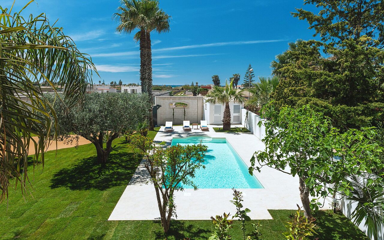 Casa Marsala: Tuin, zwembad