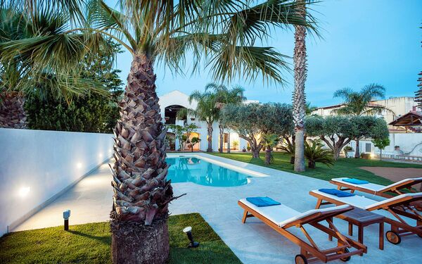 Casa Marsala: Tuin, zwembad