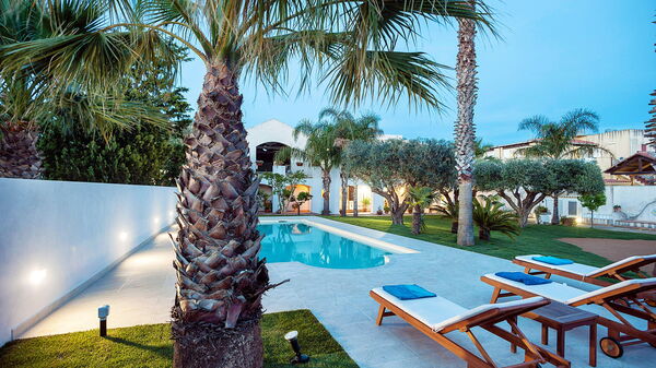 Casa Marsala: Tuin, zwembad