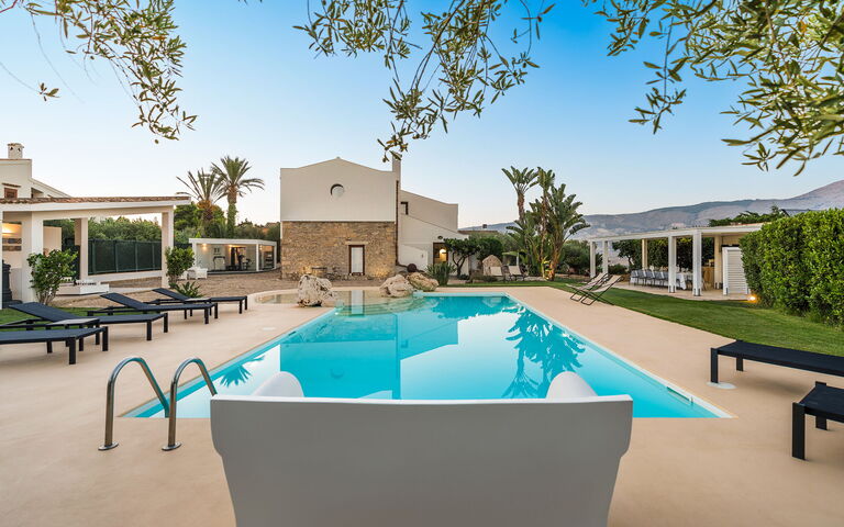 Villa Ager Costa: Buitenkanten, Buitenshuis, zwembad