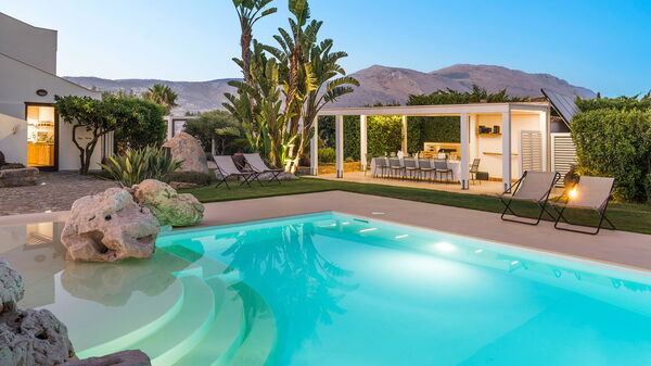 Villa Ager Costa: Buitenkanten, Buitenshuis, zwembad