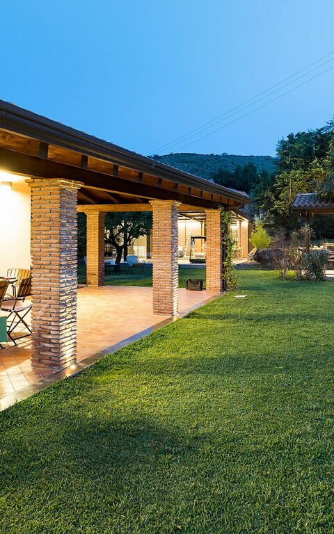 Viagrande: Buitenshuis