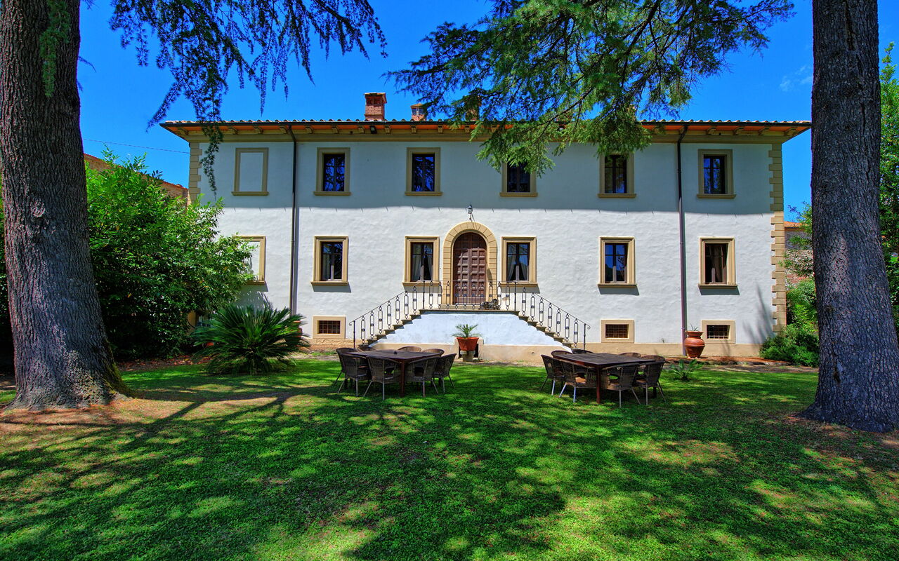 Villa Capolona: Buitenshuis, Tuin