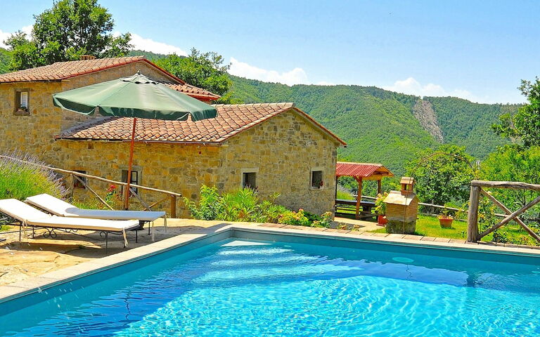 Villa Margherita Uno: Buitenkanten, zwembad