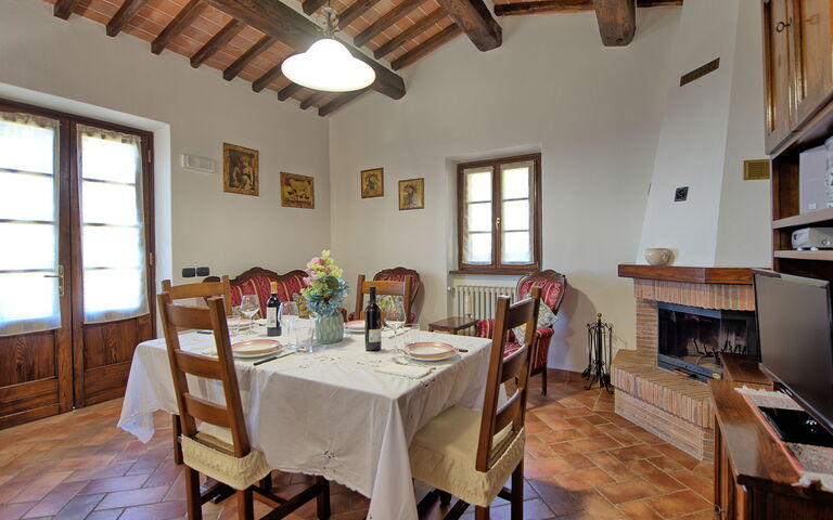 Villa Portole Due: Keuken, Lunchroom, Woonkamer