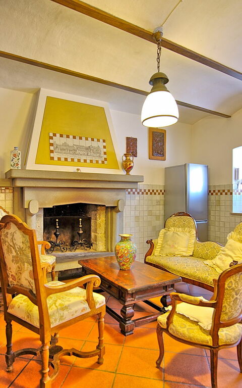 Villa Lorena: Keuken, Lunchroom, Woonkamer