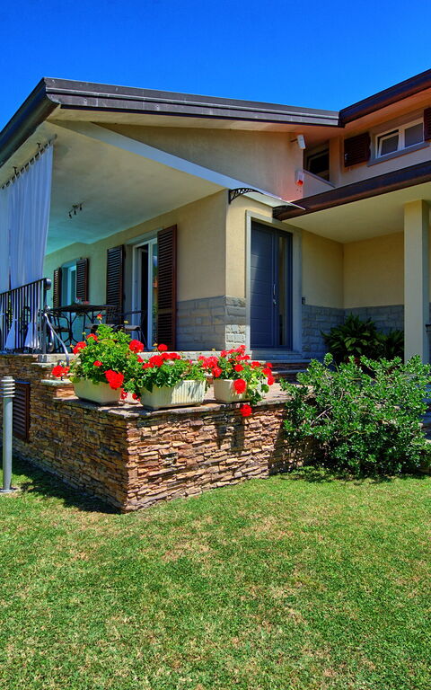 Villa Pratovecchio: Buitenkanten, Buitenshuis, Tuin