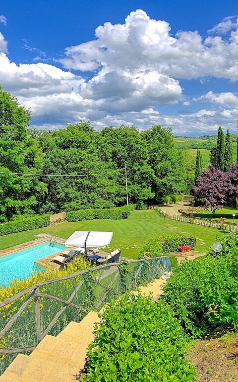 Villa Sabrina: Tuin, zwembad