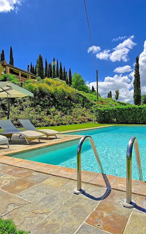 Villa Sabrina: Tuin, zwembad