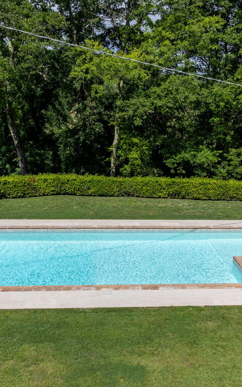 Villa Sabrina: Tuin, zwembad