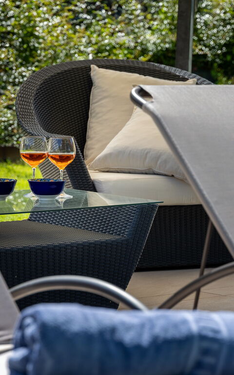 Villa Sabrina: Tuin, zwembad