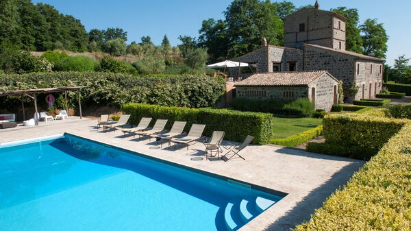 Casale Porano: Buitenkanten, Tuin, zwembad