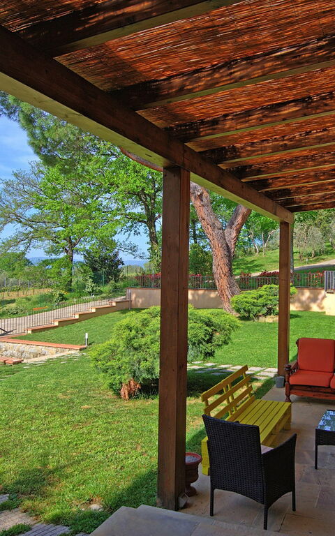 Villa Morandi: Balkon / terras / patio, Tuin