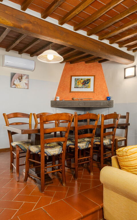 Villa Morandi: Keuken, Lunchroom, Woonkamer