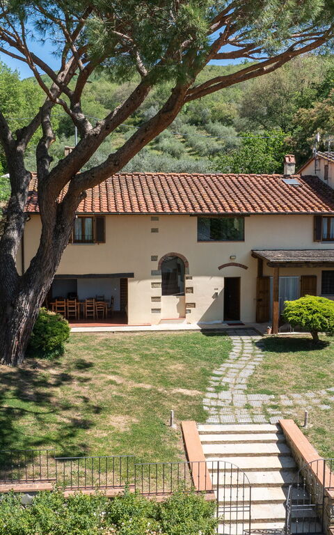 Villa Morandi: Buitenkanten, Buitenshuis, Keer bekeken, Tuin