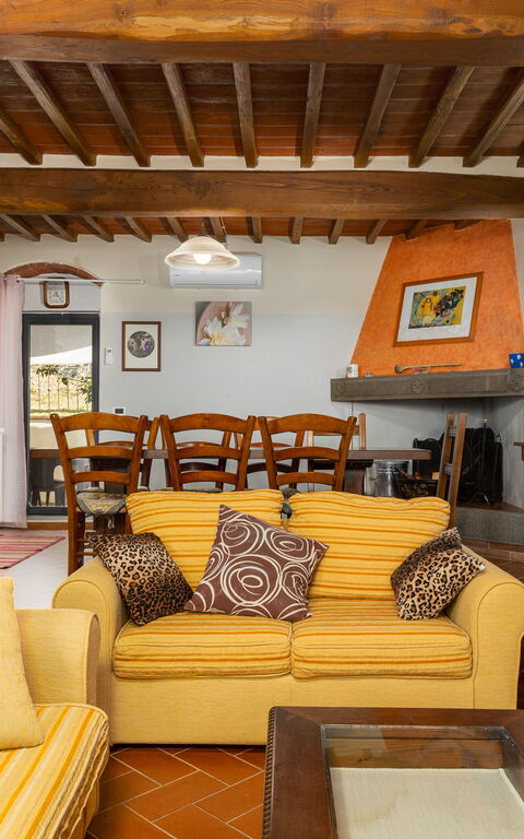 Villa Morandi: Keuken, Lunchroom, Woonkamer