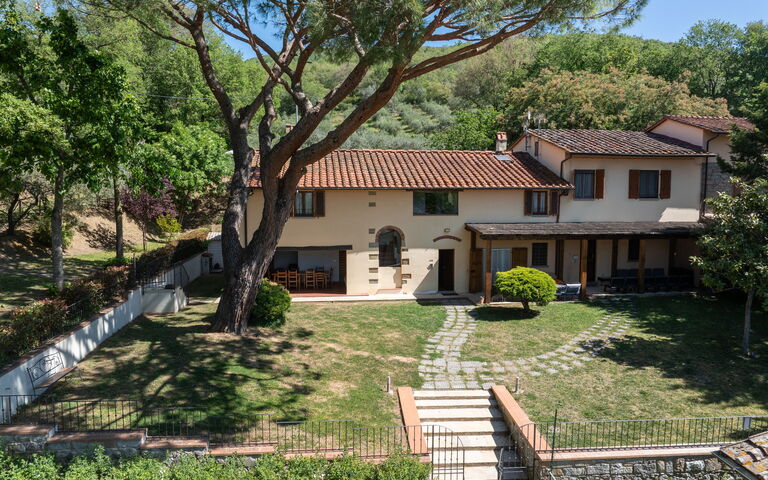 Villa Morandi: Buitenkanten, Buitenshuis, Keer bekeken, Tuin