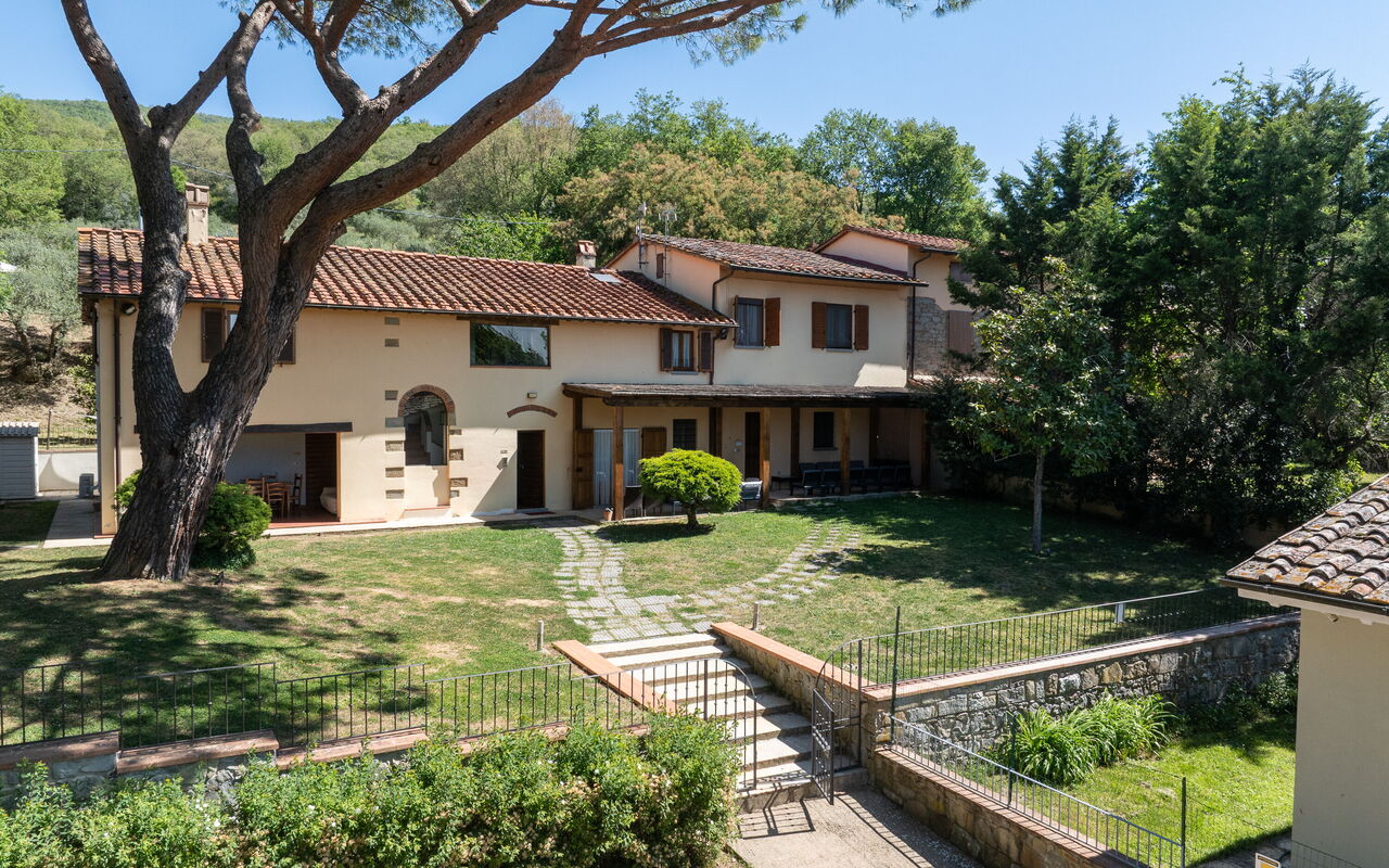 Villa Morandi: Buitenkanten, Buitenshuis, Keer bekeken, Tuin