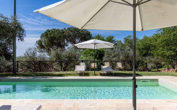 Villa Morandi: Buitenshuis, zwembad