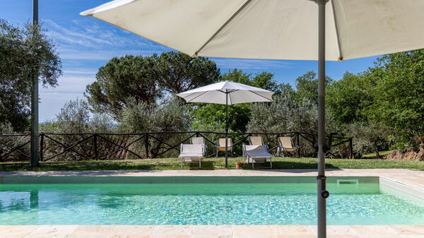 Villa Morandi: Buitenshuis, zwembad