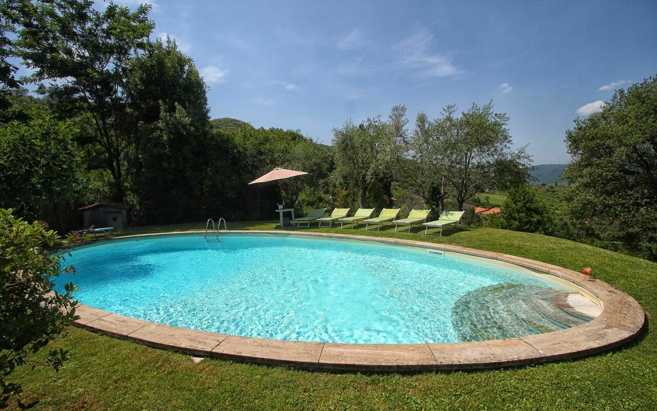 Villa Lucolena: zwembad