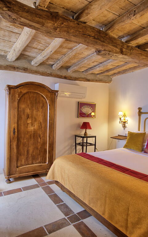 Villa Tenuta Lonciano: slaapkamer