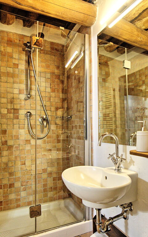 Villa Tenuta Lonciano: Badkamer