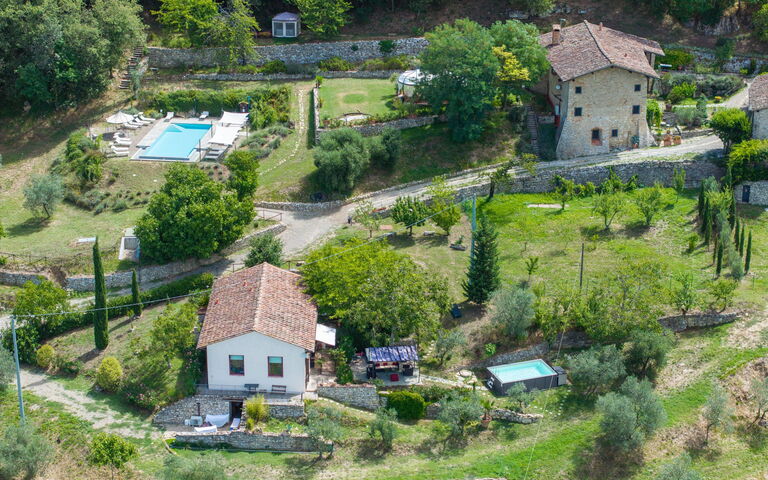 Villa Tenuta Lonciano: Buitenshuis, Keer bekeken