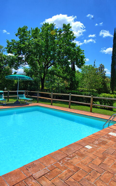 Villa Picchio: Buitenkanten, Buitenshuis, zwembad