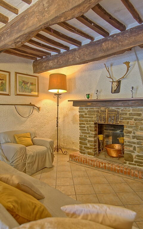 Villa Uccellaia: Woonkamer