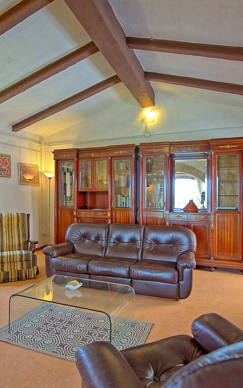 Villa Uccellaia: Woonkamer