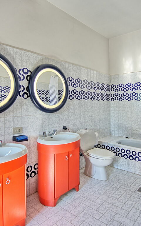 Villa Uccellaia: Badkamer