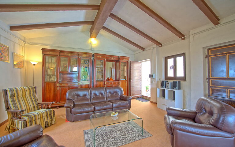 Villa Uccellaia: Woonkamer