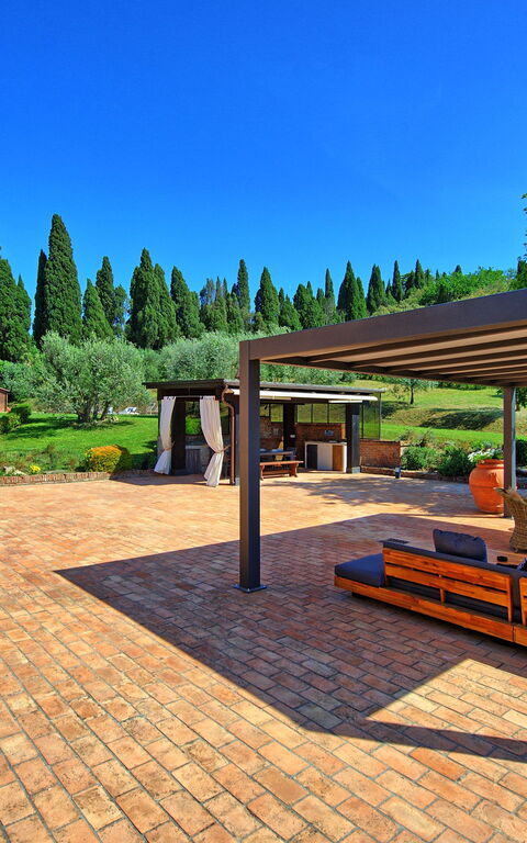 Villa Nora: Balkon / terras / patio, Buitenshuis, Tuin