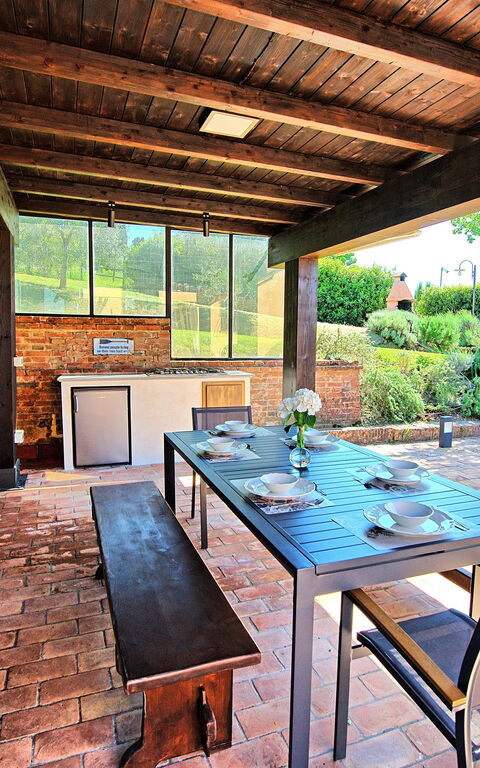 Villa Nora: Balkon / terras / patio, Buitenshuis