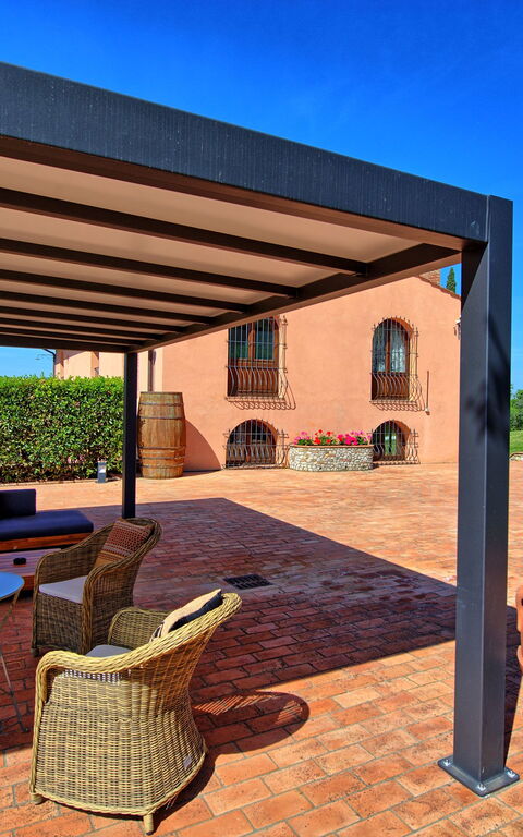 Villa Nora: Balkon / terras / patio, Buitenshuis