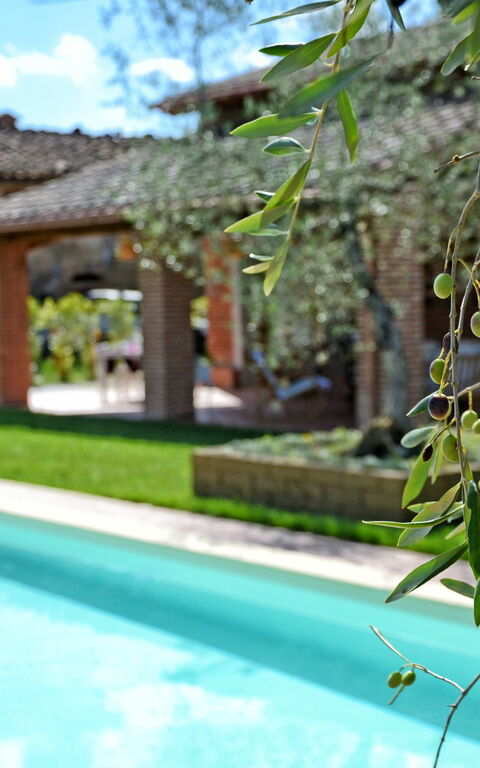 Il Fienile Di Giovanna: Tuin, zwembad