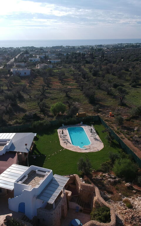Trullo Torre Suda: Keer bekeken, Tuin, zwembad