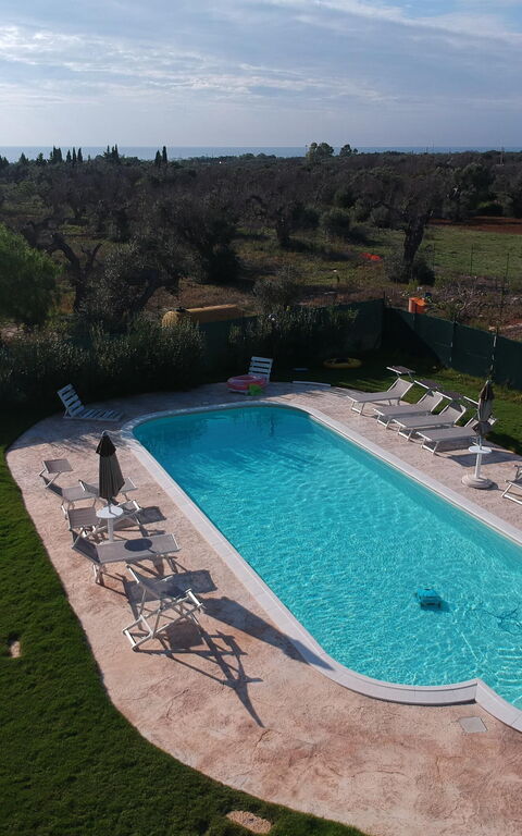 Trullo Torre Suda: Keer bekeken, Tuin, zwembad
