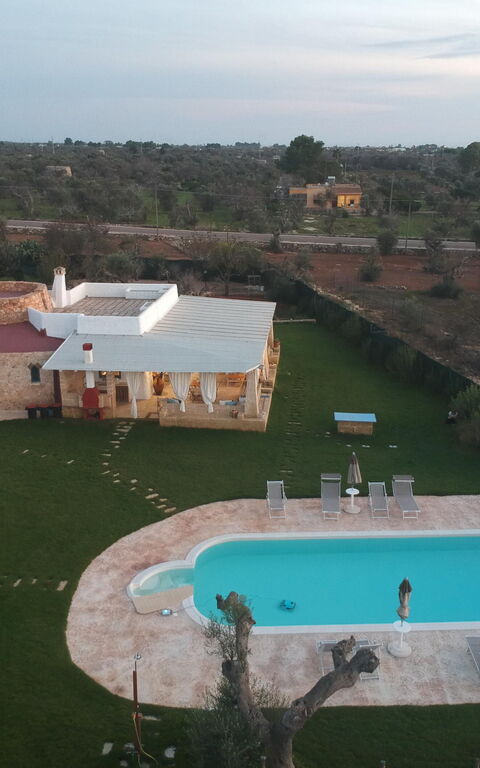 Trullo Torre Suda: Keer bekeken, Tuin, zwembad