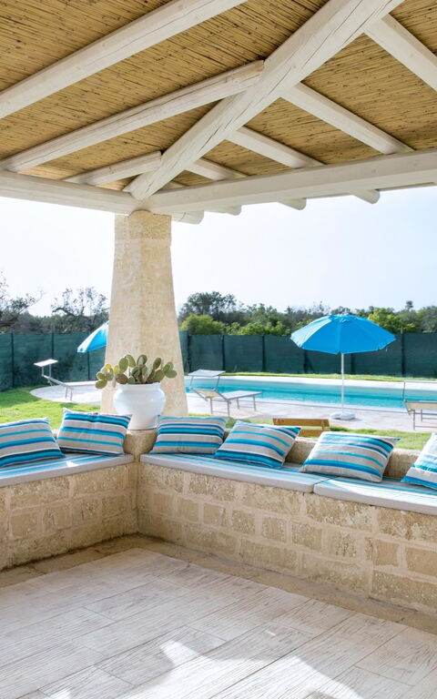 Trullo Torre Suda: Buitenshuis, Tuin