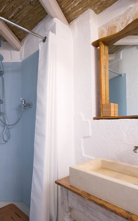 Trullo Torre Suda: Badkamer
