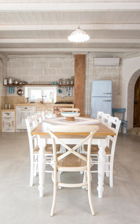 Trullo Torre Suda: Keuken, Lunchroom