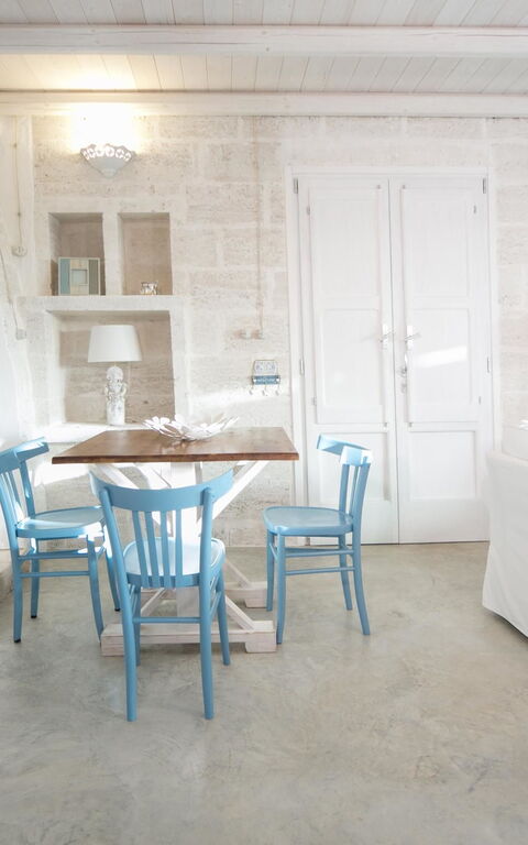 Trullo Torre Suda: Woonkamer