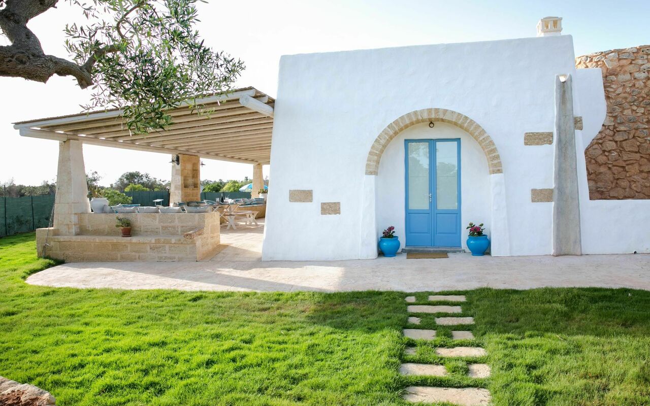 Trullo Torre Suda: Buitenshuis, Tuin