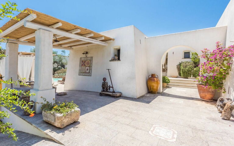 Tia Trullo: Buitenshuis