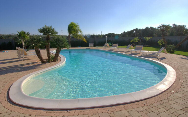 Meadow Luxury Villa: zwembad