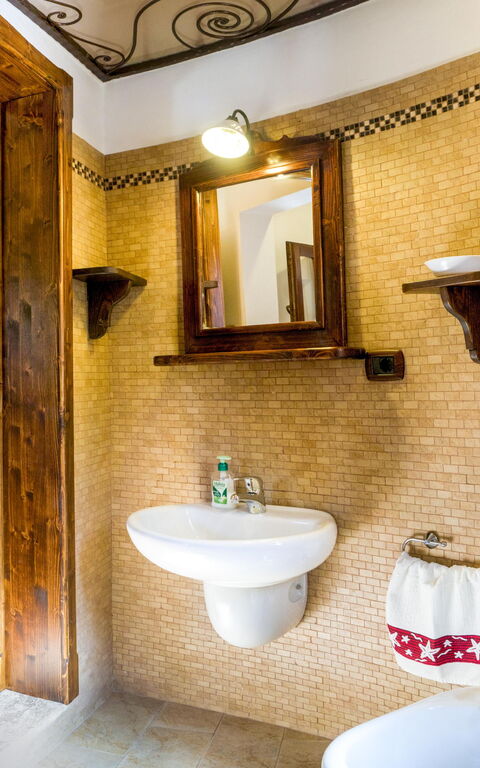 Villa Serena Maria: Badkamer