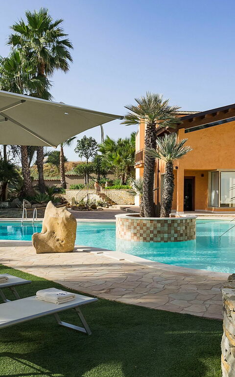 Villa Agorà: Tuin, zwembad